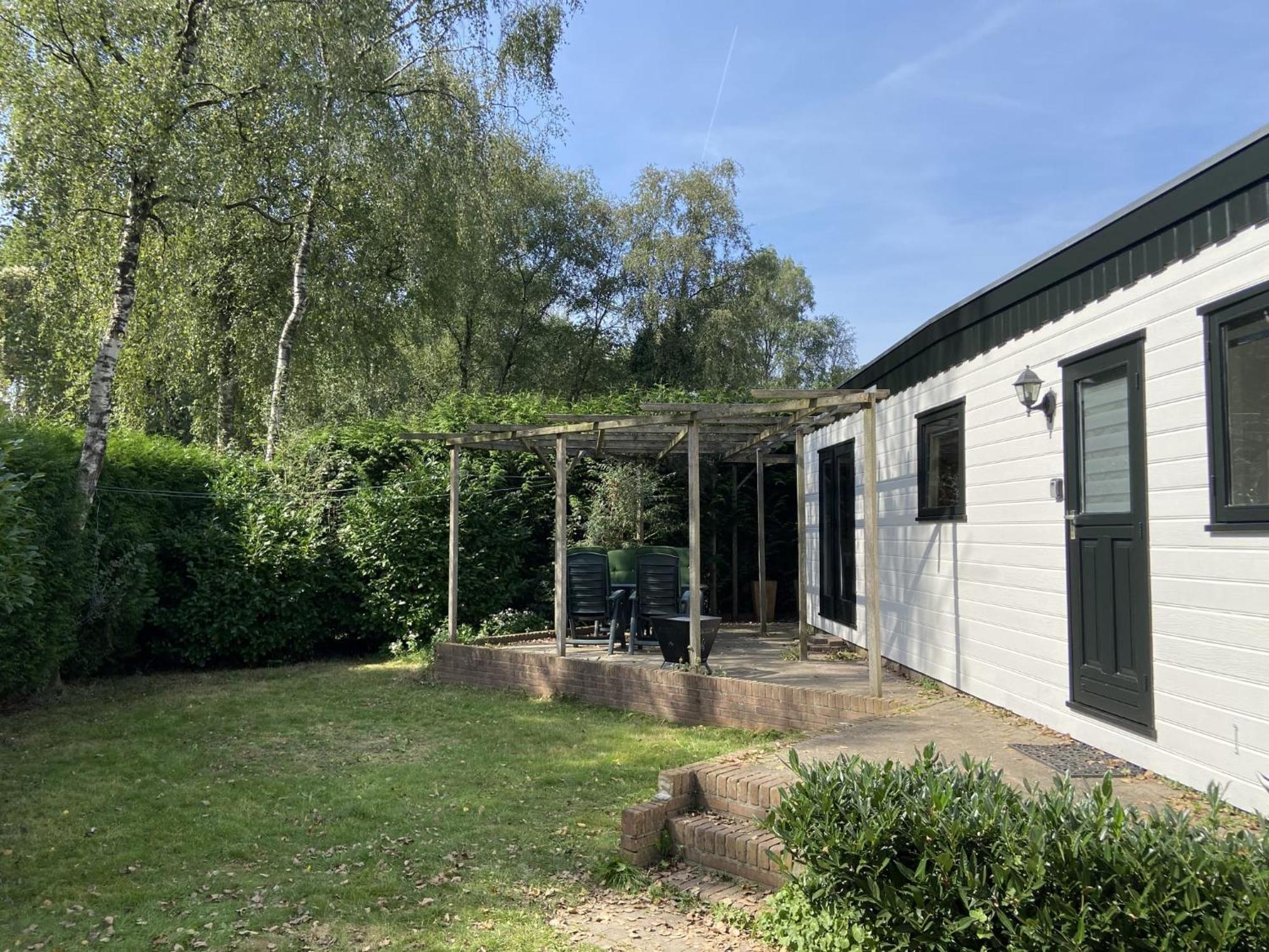 Veluwe Vakanties Chalets With Private Barrel Sauna - With Pool Bar And Restaurant Facilities In The Veluwe National Park Putten Exterior foto
