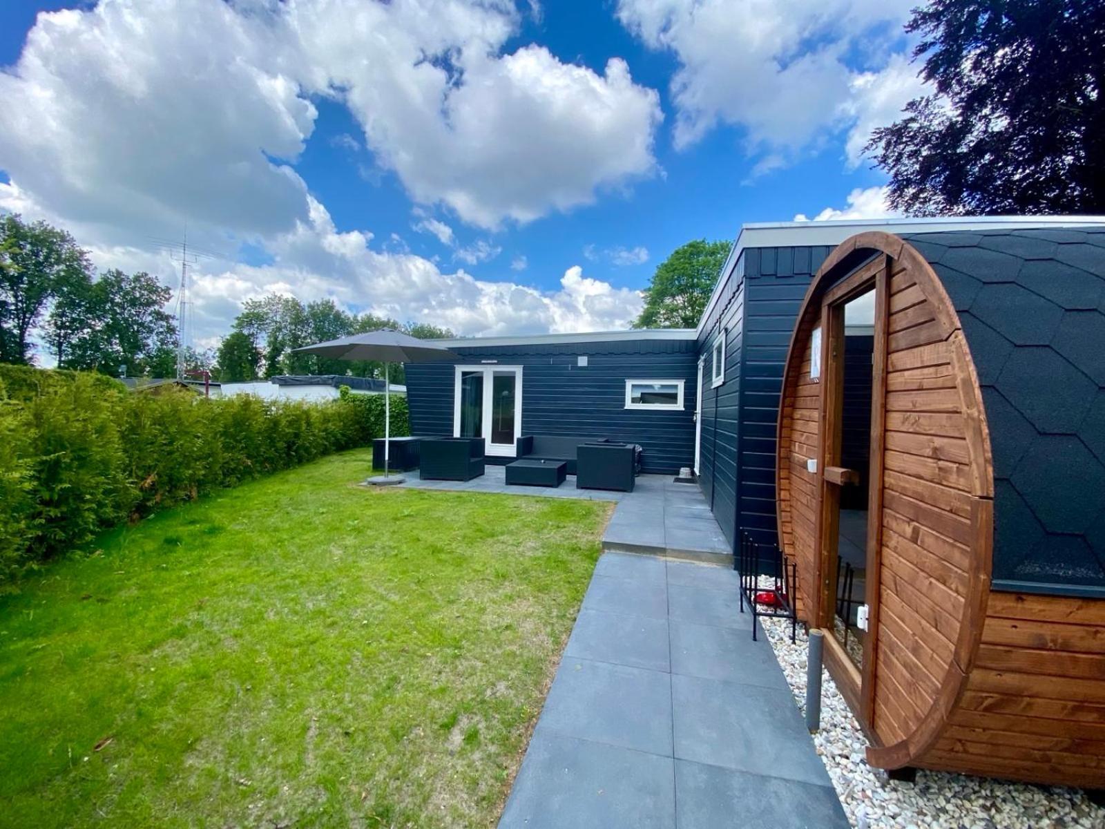 Veluwe Vakanties Chalets With Private Barrel Sauna - With Pool Bar And Restaurant Facilities In The Veluwe National Park Putten Exterior foto