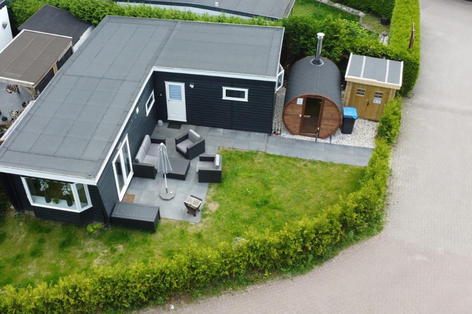 Veluwe Vakanties Chalets With Private Barrel Sauna - With Pool Bar And Restaurant Facilities In The Veluwe National Park Putten Exterior foto